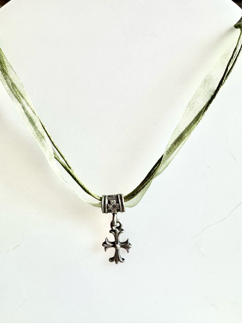 Antique Silver Toned 16”-18” Cross Necklace, Green Ribbon Cord NWOT - Picture 5 of 5